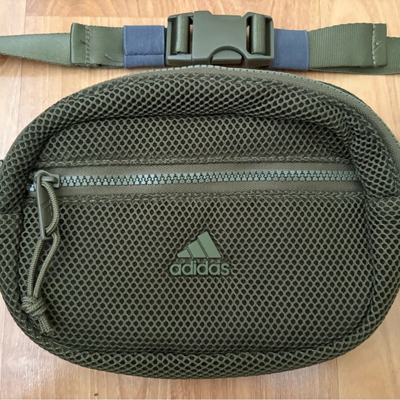 Adidas Green Mesh Waist Bag - Picture 2 of 7